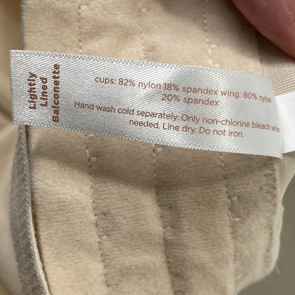 Cacique Smooth Lightly Lined Balconette Underwire Bra Nude Pale 50DDD Like New - Picture 9 of 9